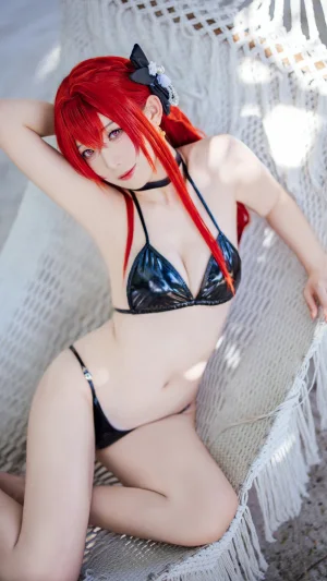 封疆疆v《碧蓝航线 君主泳装》主题写真：22张全套美图