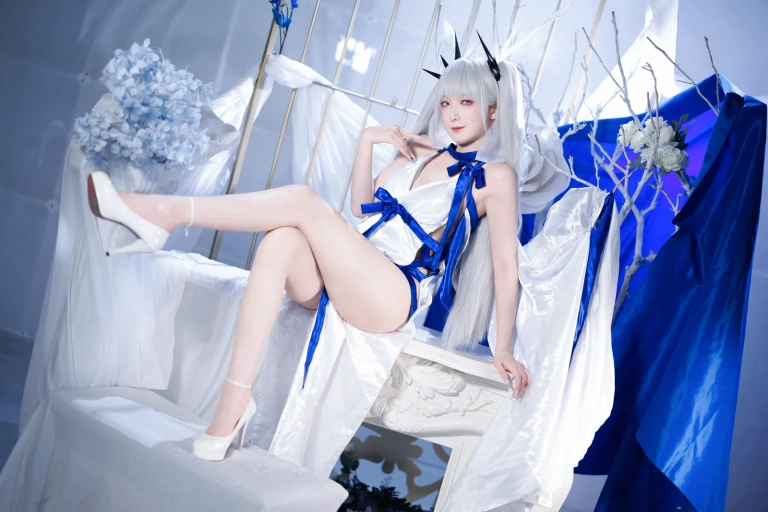 封疆疆v《碧蓝航线 可畏礼服》主题写真：32张全套美图
