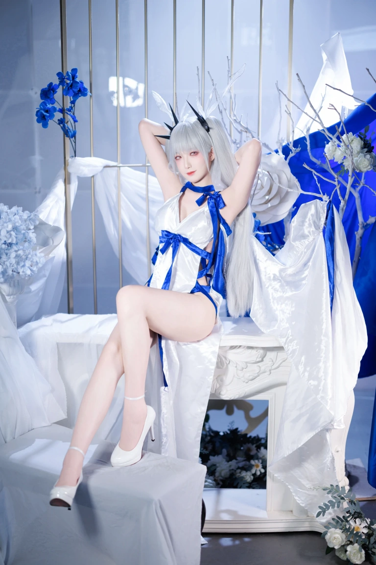 封疆疆v《碧蓝航线 可畏礼服》主题写真：32张全套美图