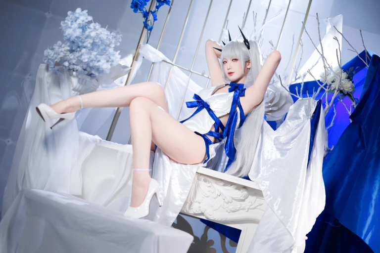 封疆疆v《碧蓝航线 可畏礼服》主题写真：32张全套美图