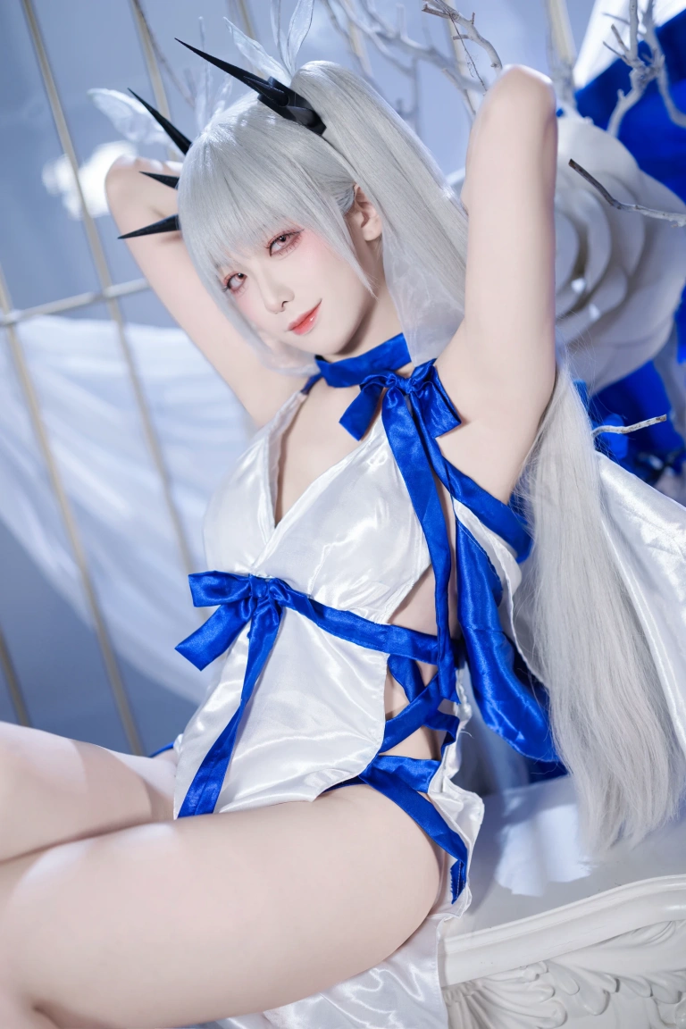封疆疆v《碧蓝航线 可畏礼服》主题写真：32张全套美图