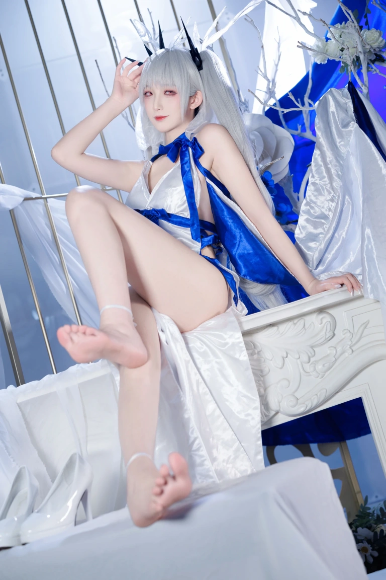 封疆疆v《碧蓝航线 可畏礼服》主题写真：32张全套美图