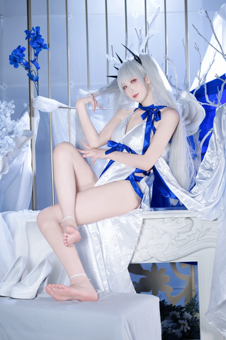 封疆疆v《碧蓝航线 可畏礼服》主题写真：32张全套美图