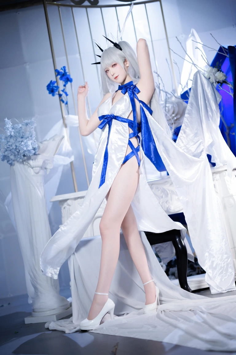 封疆疆v《碧蓝航线 可畏礼服》主题写真：32张全套美图