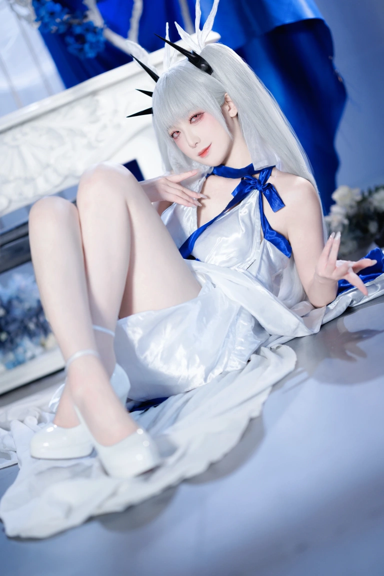 封疆疆v《碧蓝航线 可畏礼服》主题写真：32张全套美图