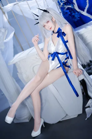 封疆疆v《碧蓝航线 可畏礼服》主题写真：32张全套美图