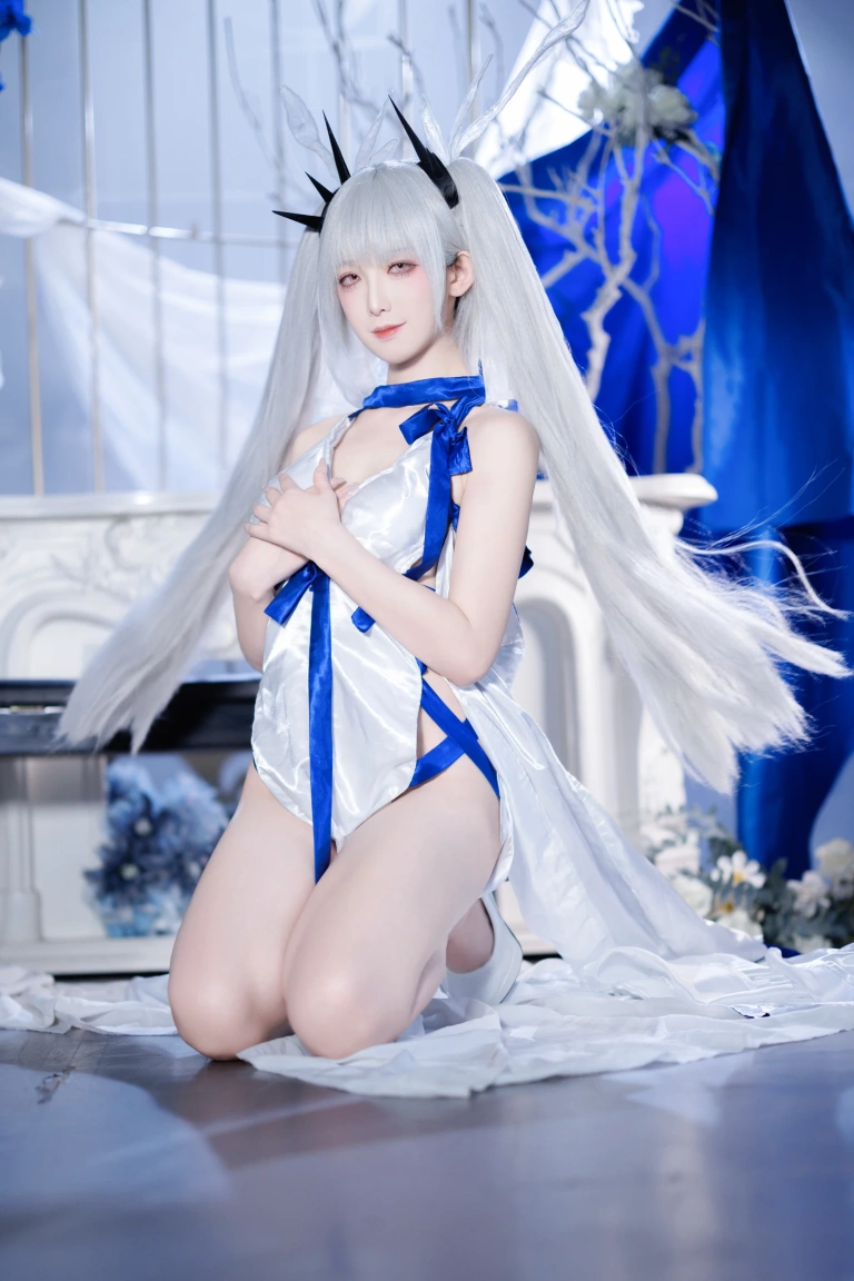 封疆疆v《碧蓝航线 可畏礼服》主题写真：32张全套美图