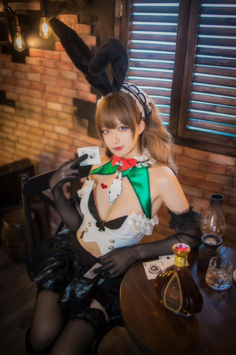 封疆疆v《莫妮卡女郎》主题写真：31张全套美图