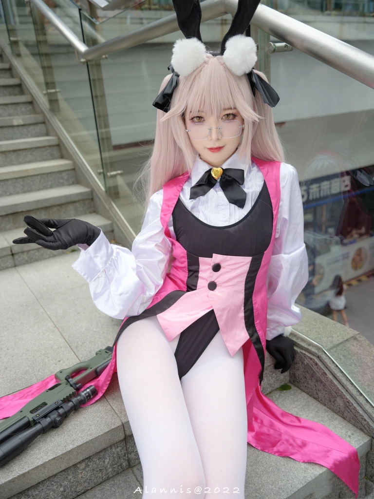封疆疆v《FGO：光之高扬斯卡娅兔女郎场照》主题写真：27张全套美图