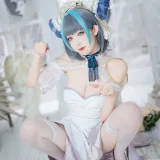 封疆疆v《碧蓝航线 柴郡誓约礼服》主题写真：18张全套美图
