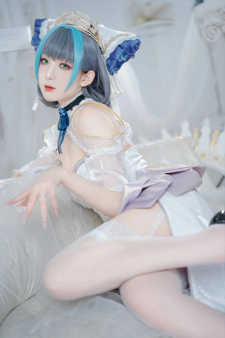 封疆疆v《碧蓝航线 柴郡誓约礼服》主题写真：18张全套美图