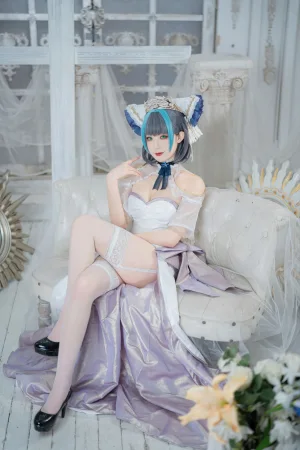 封疆疆v《碧蓝航线 柴郡誓约礼服》主题写真：18张全套美图