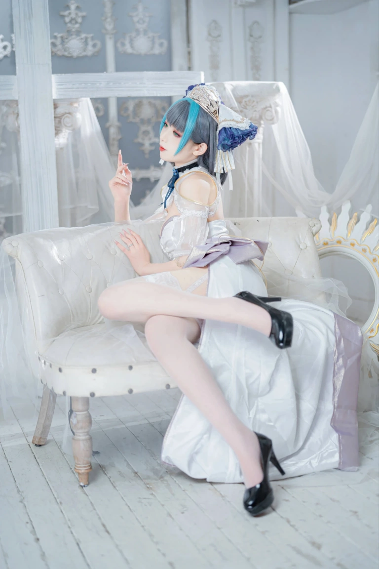 封疆疆v《碧蓝航线 柴郡誓约礼服》主题写真：18张全套美图