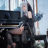 封疆疆v《原神 申鹤同人黑婚纱》主题写真：20张全套美图