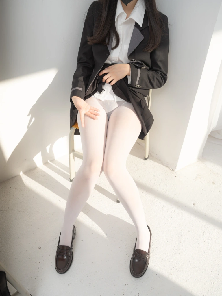 紧急企划《见希w 职员》主题写真：91张全套美图