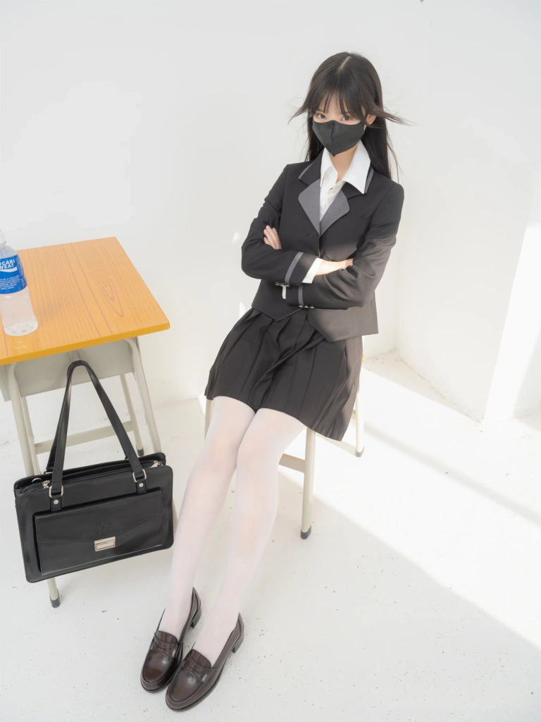 紧急企划《见希w 职员》主题写真：91张全套美图