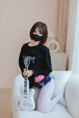 洛桑w伊梓《升玖老师》主题写真：38张全套美图