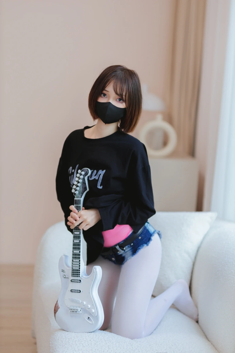洛桑w伊梓《升玖老师》主题写真：38张全套美图