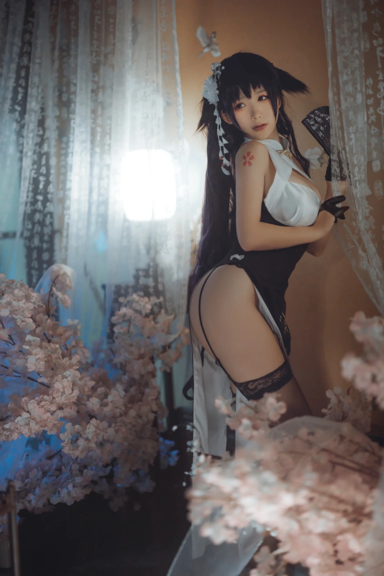 樱落酱w《吾妻旗袍》主题写真：20张全套美图
