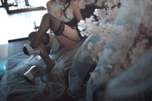 樱落酱w《吾妻旗袍》主题写真：20张全套美图