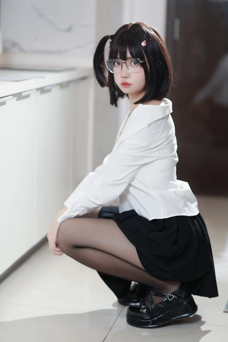 洛桑w伊梓《眼镜妹妹》主题写真：32张全套美图