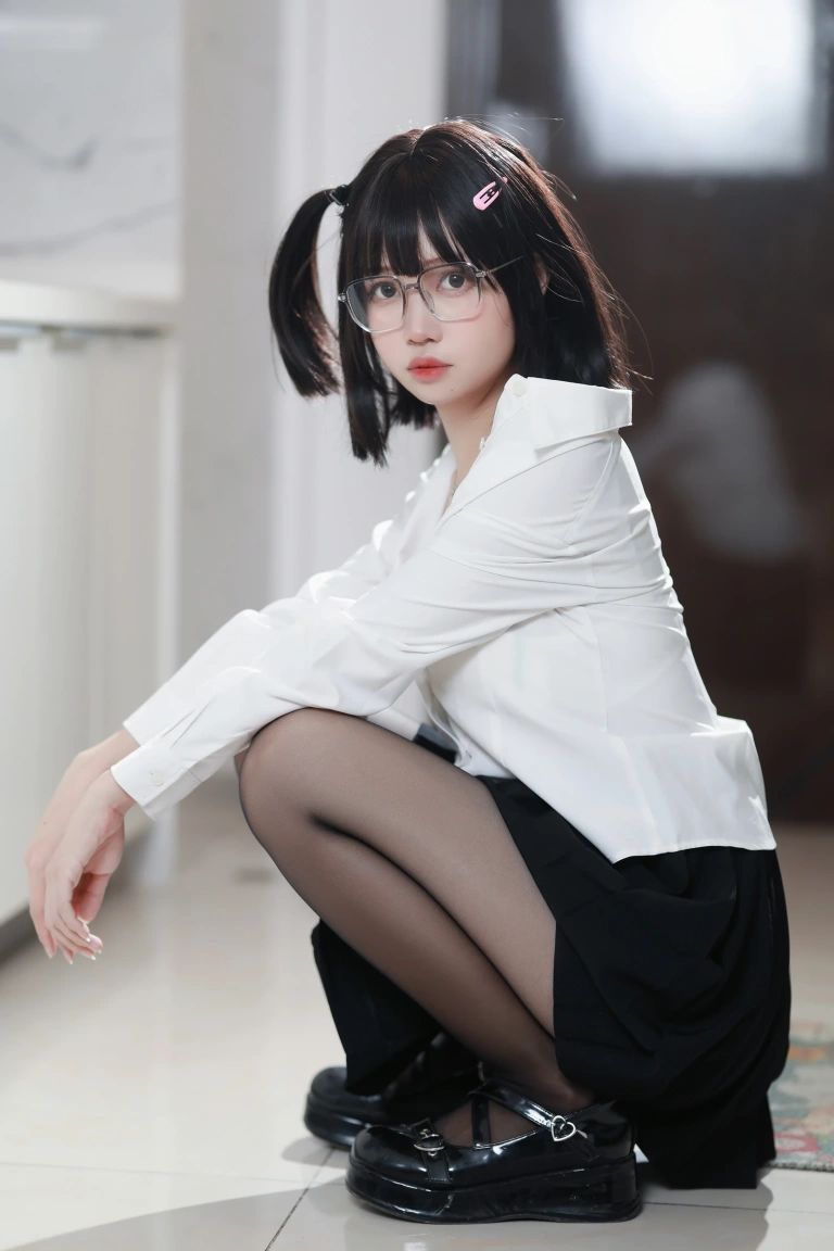 洛桑w伊梓《眼镜妹妹》主题写真：32张全套美图