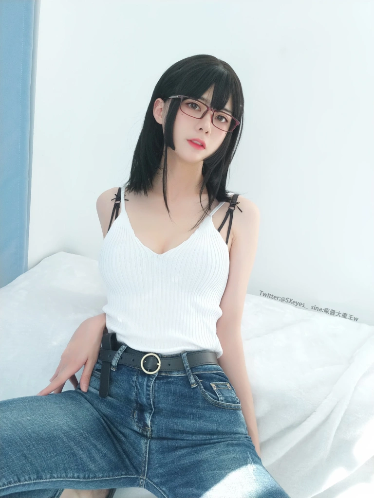 眼酱大魔王w《牛仔裤》主题写真：32张全套美图