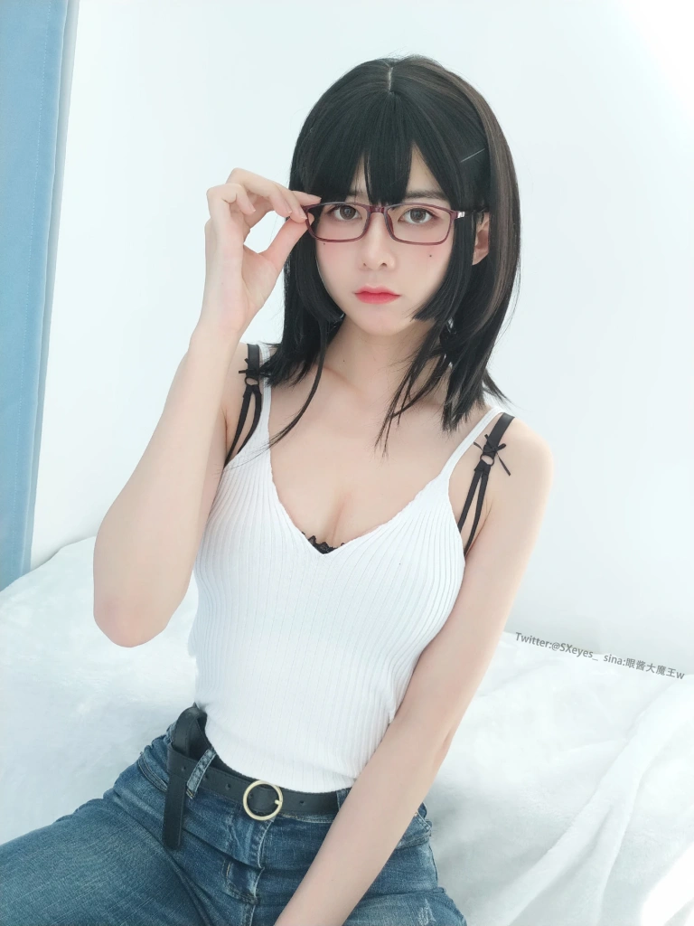 眼酱大魔王w《牛仔裤》主题写真：32张全套美图