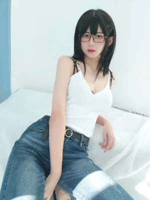 眼酱大魔王w《牛仔裤》主题写真：32张全套美图