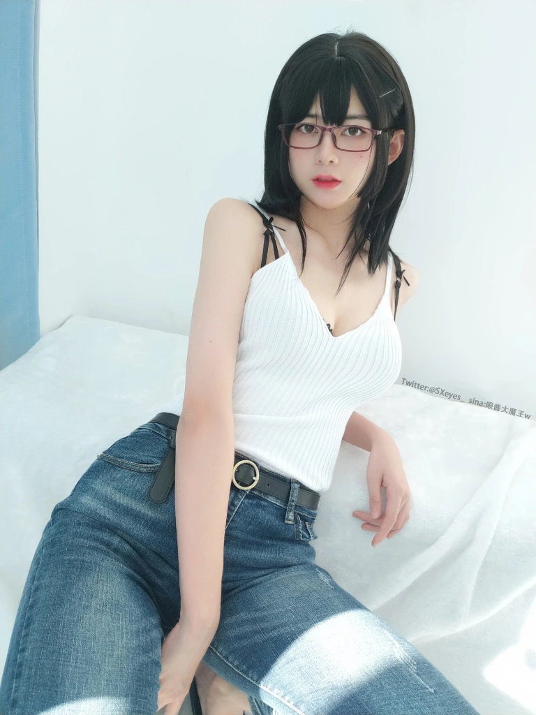 眼酱大魔王w《牛仔裤》主题写真：32张全套美图