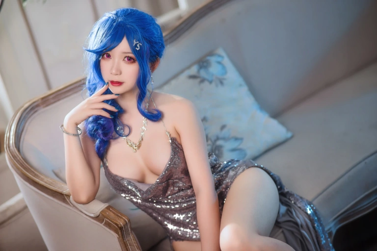 樱落酱w《圣路易斯礼服》主题写真：24张全套美图