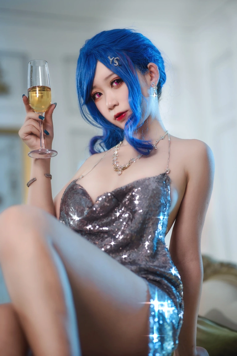 樱落酱w《圣路易斯礼服》主题写真：24张全套美图