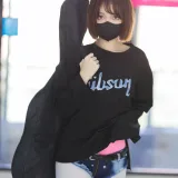 洛桑w伊梓《升玖老师 地铁吉他》主题写真：26张全套美图