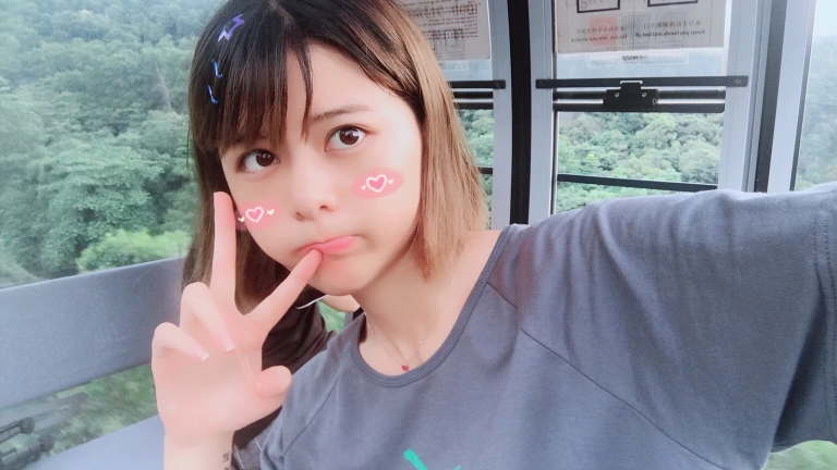 眼酱大魔王w《8套合集 [92P2V-133MB]》主题写真：92张全套美图，含2个视频