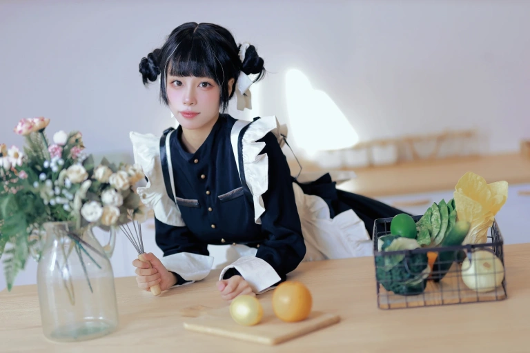 洛桑w伊梓《女仆日记Ⅲ》主题写真：28张全套美图
