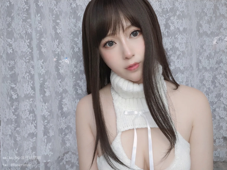 小容仔咕咕咕w《女友向 纯白毛衣》主题写真：22张全套美图，含1个视频