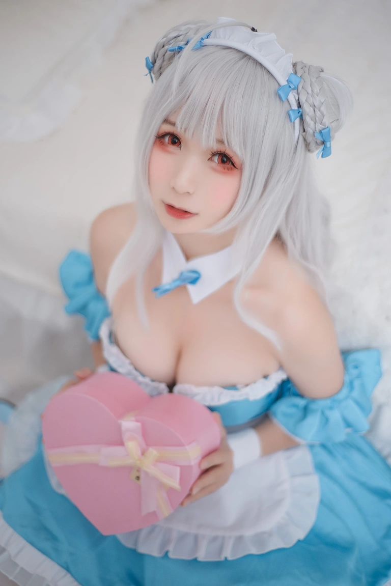 樱落酱w《小天鹅女仆》主题写真：13张全套美图