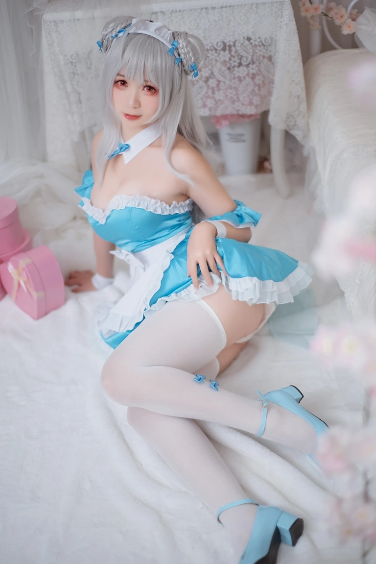 樱落酱w《小天鹅女仆》主题写真：13张全套美图