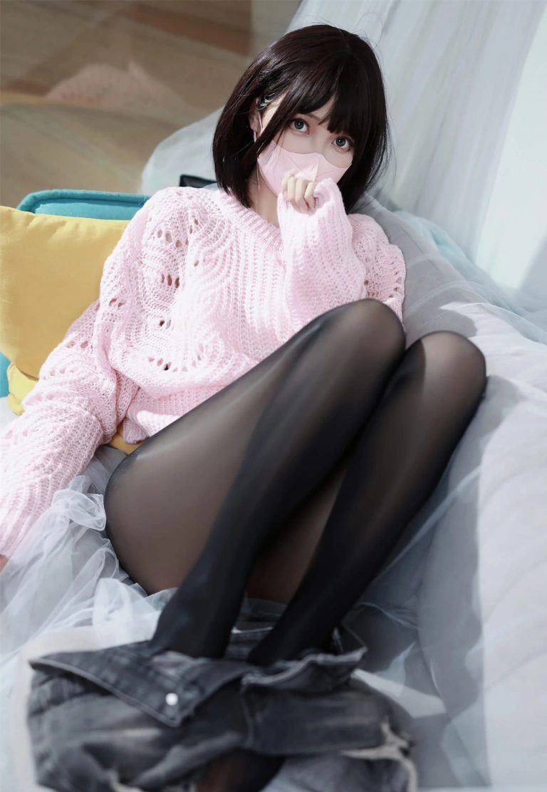洛桑w伊梓《升玖老师 毛衣》主题写真：40张全套美图