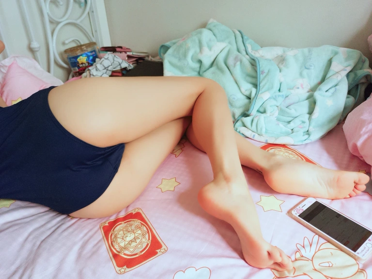 眼酱大魔王w《定制》主题写真：42张全套美图