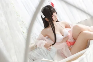 樱落酱w《比叡睡衣》主题写真：17张全套美图