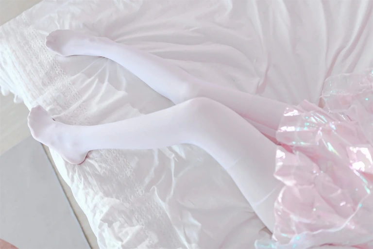 洛桑w伊梓《雪糕》主题写真：32张全套美图