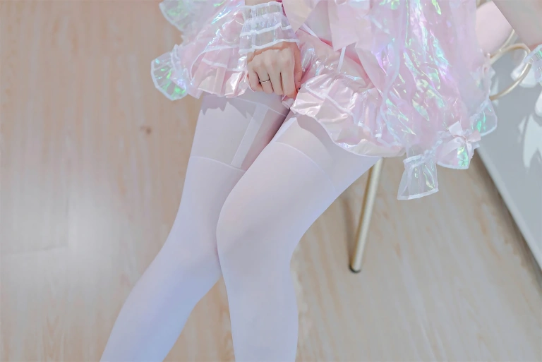 洛桑w伊梓《雪糕》主题写真：32张全套美图