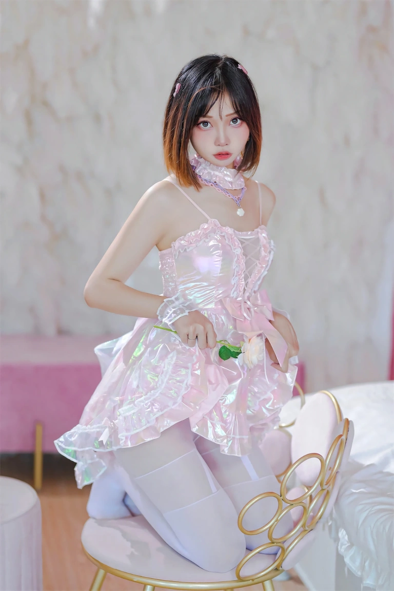 洛桑w伊梓《雪糕》主题写真：32张全套美图