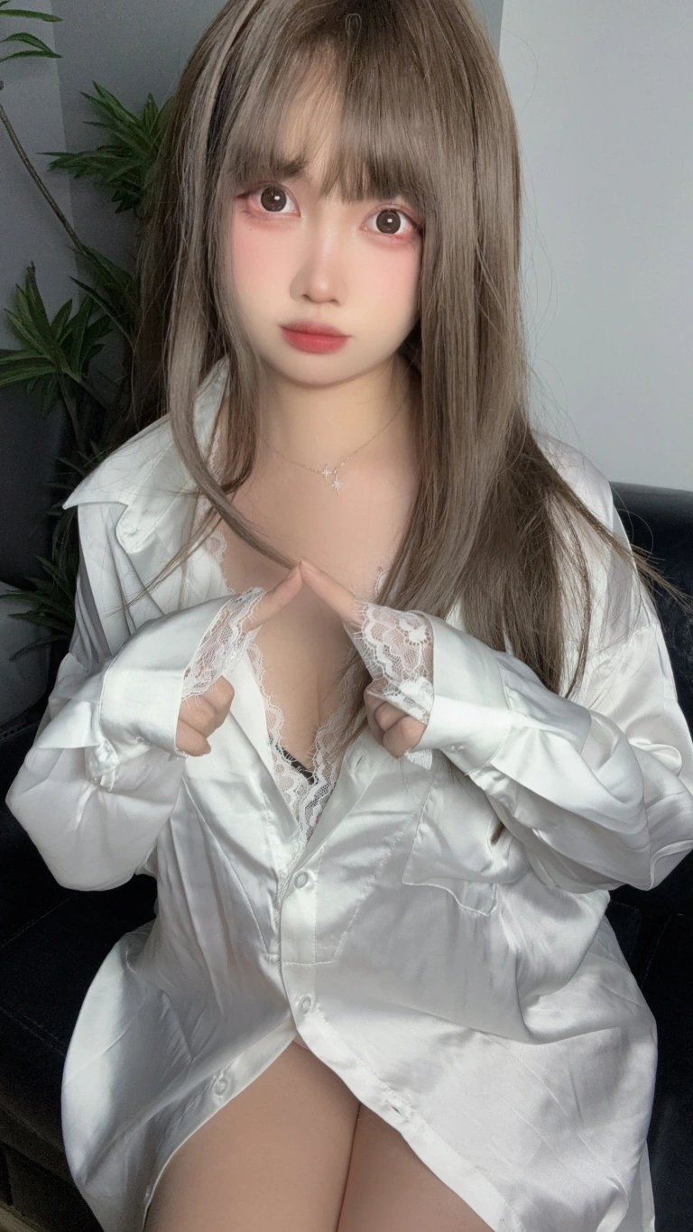 洛桑w伊梓《专属衬衫雪糕》主题写真：37张全套美图
