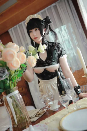 小容仔咕咕咕w《南半球女仆》主题写真：38张全套美图，含1个视频