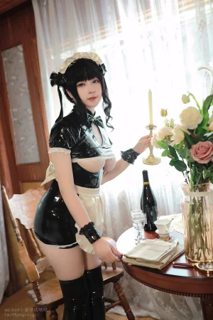 小容仔咕咕咕w《南半球女仆》主题写真：38张全套美图，含1个视频