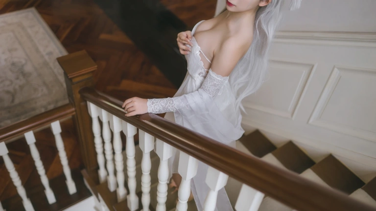 樱落酱w《翔鹤》主题写真：22张全套美图