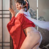 小容仔咕咕咕w《黑兽巫女辉夜》主题写真：32张全套美图