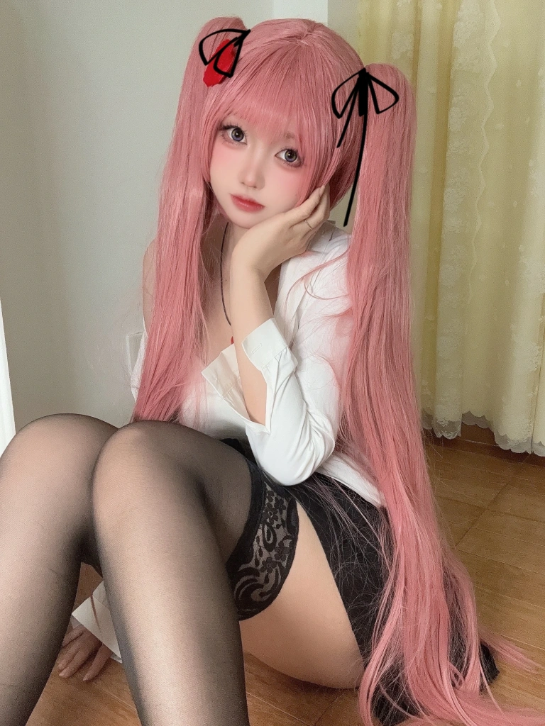 洛桑w伊梓《25年3月会员专属 学妹黄裙》主题写真：34张全套美图